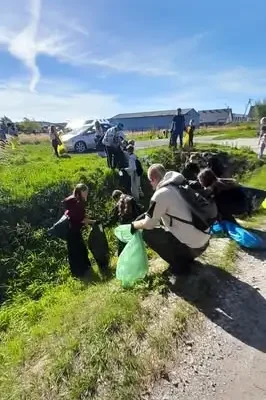 Świebodzice: uczniowie i burmistrz razem posprzątali miasto