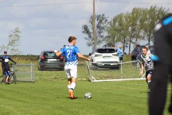 Derby Gminy dla MKS Karolina Jaworzyna Śląska – wysokie zwycięstwo 9:3