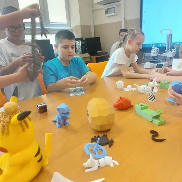 Uczniowie klas 1–6 poznali tajniki druku 3D i projektowania w Tinkercad
