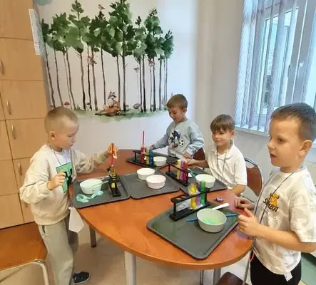 Dzień Chłopaka w szkole: magiczne eksperymenty z suchym lodem